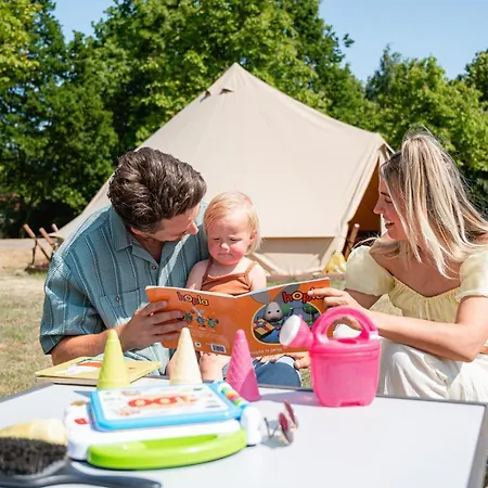Tipi Tent Aan De Grens Duitsland